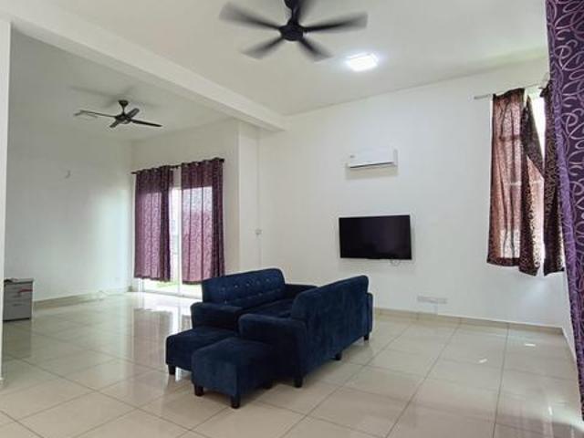 2 Sty Semi D Canary Garden Partially Furnished Good Condition For Rent