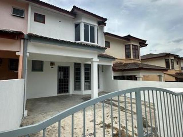 2 Sty Storey Taman Saujana Puchong