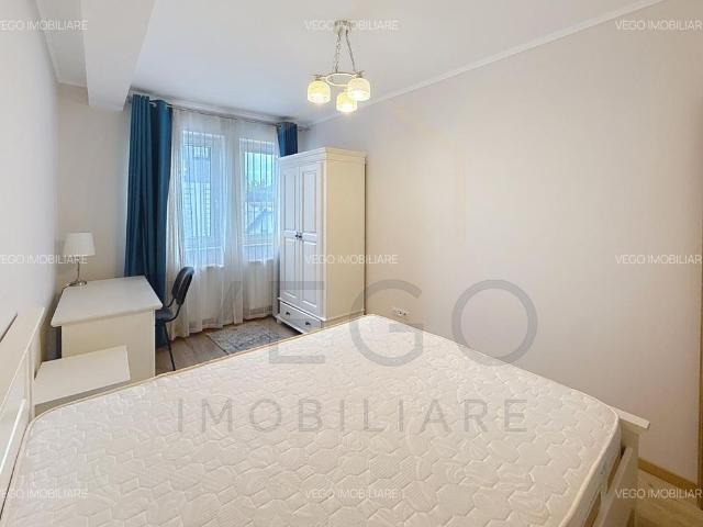 2 separate bedrooms + living room close to Platinia Shopping Center