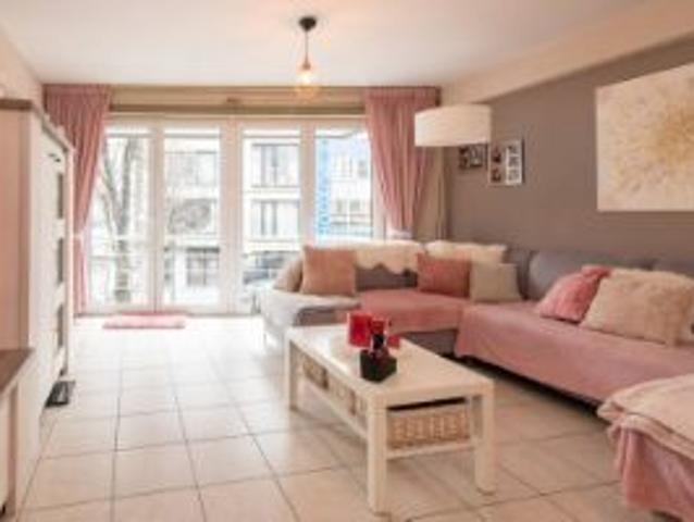 2 slaapkamer appartement met terras te koop te Oostende