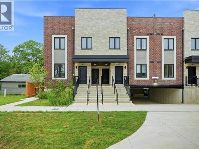2 Slessor Boulevard Unit# 12, Grimsby, ON, L3M 5J4 townhouse for sale | Listing ID 40857 | Royal LePage