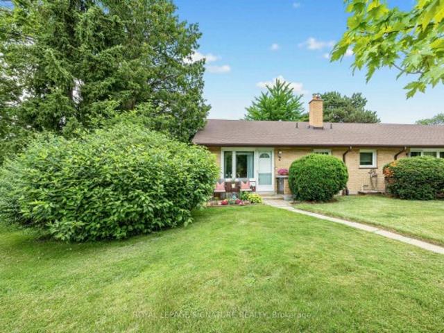 2 Southill Drive, Toronto, ON, M3C 2H7 townhouse for sale | Listing ID C13488 | Royal LePage