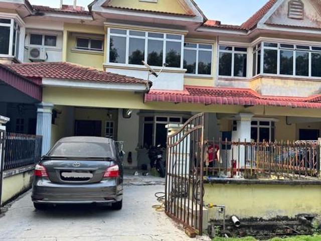 2 Tingkat Taman Universiti UTHM Parit Raja