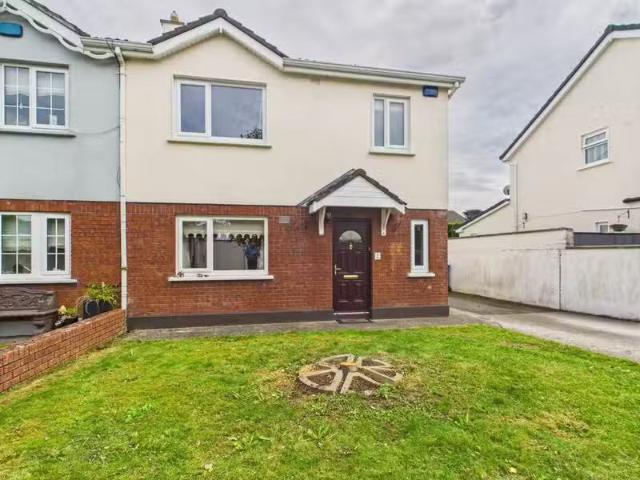 2 Tonlegee Lawns, Athy, Co. Kildare, R14FA06 is for sale