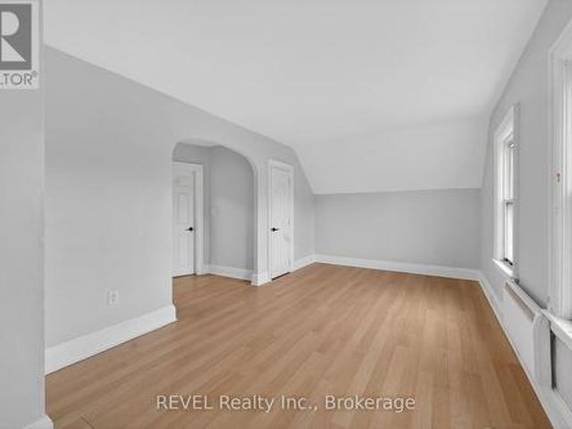 2 Upper 228 Dufferin Street, Fort Erie Central, ON, L2A 2T6 investment for lease | Listing ID X13070 | Royal LePage