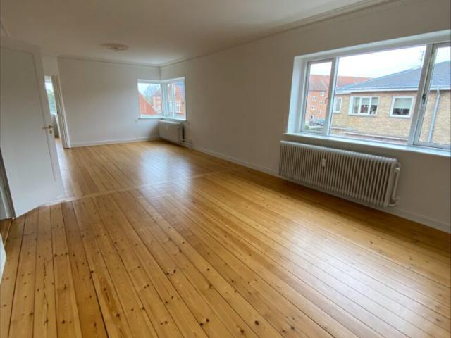 2 værelses lejlighed på 95 m²