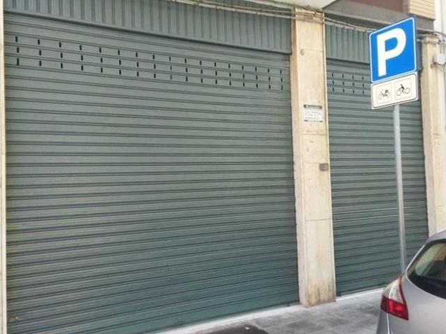 2 Vetrine in vendita a Bari