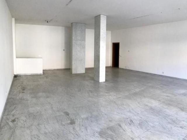 2 Vetrine in vendita a Carrara