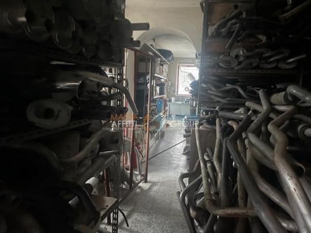 2 Vetrine in vendita a Carrara