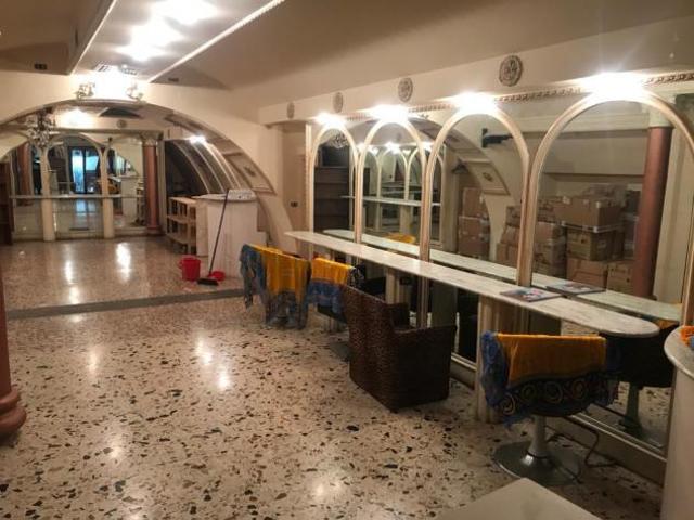 2 Vetrine in vendita a Sciacca