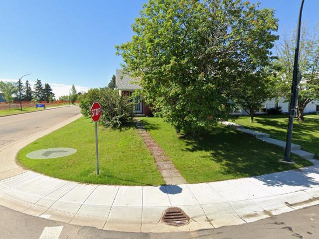 2 Whiteside Crescent