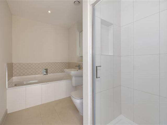 2 Woodward Chase, Glencairn Gate, Leopardstown, Dublin 18 Hunters Estate Agent 4969 MyHome. Ie Residential