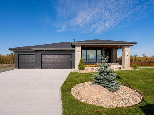 2 Woodland Lane, Headingley, MB, R4H 0G3 Luxury House for sale | Listing ID 202424 | Royal LePage Carriage Trade Luxury Properties