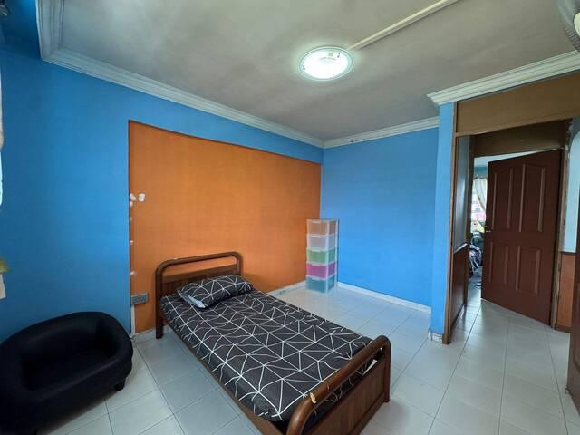 2 x Common Room @ Bukit Batok Street 33 BLK 323! AC & wifi!