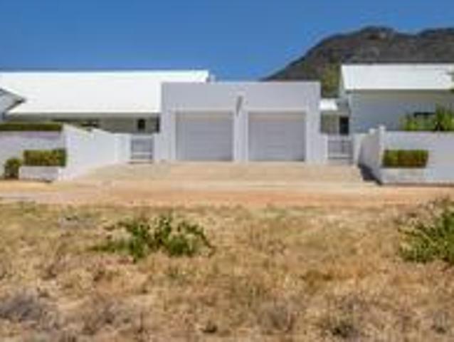 2 x beautiful houses on 1 stand in r.