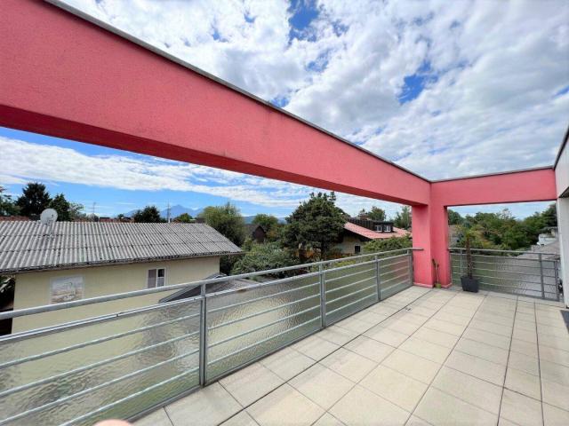 2 Zi. DG Wohnung mit SW Terrasse und 2x Tiefgarage
