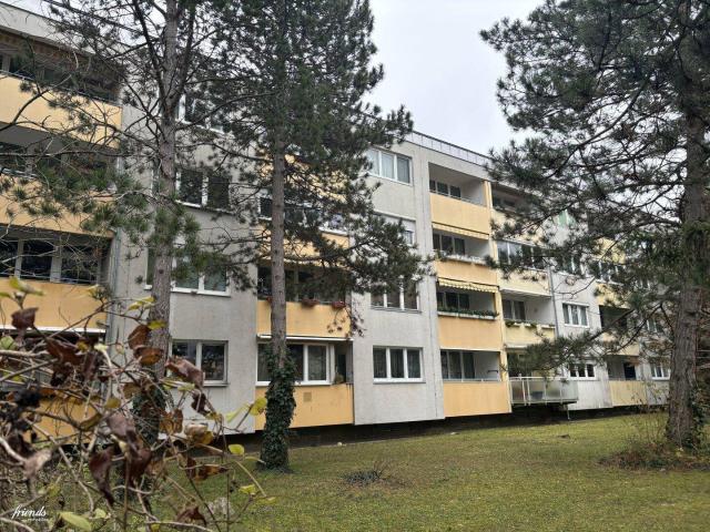 2 Zi Wohnung in der Südstadt mit Loggia ins Grüne!
