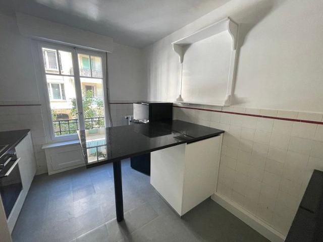 2 Zimmer, 43 m², 1. Stock