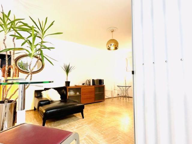 2 Zimmer, 42 m², 1. Stock