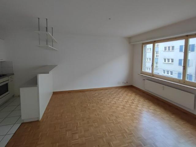 2 Zimmer, 42 m², 2. Stock