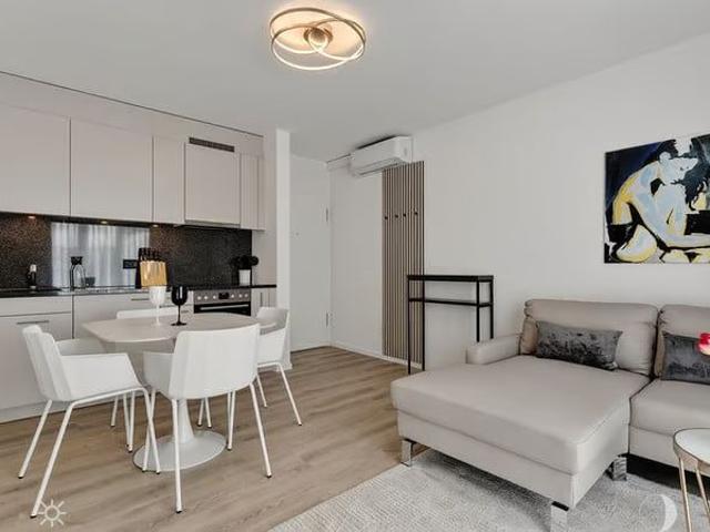 2 Zimmer, 47 m², 1. Stock