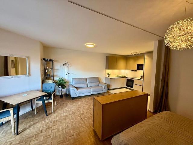 2 Zimmer, 45 m², 1. Stock