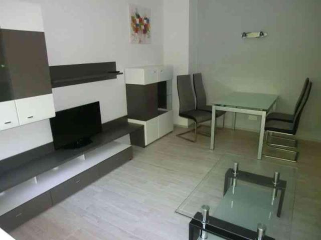 2 Zimmer, 45 m², 1. Stock
