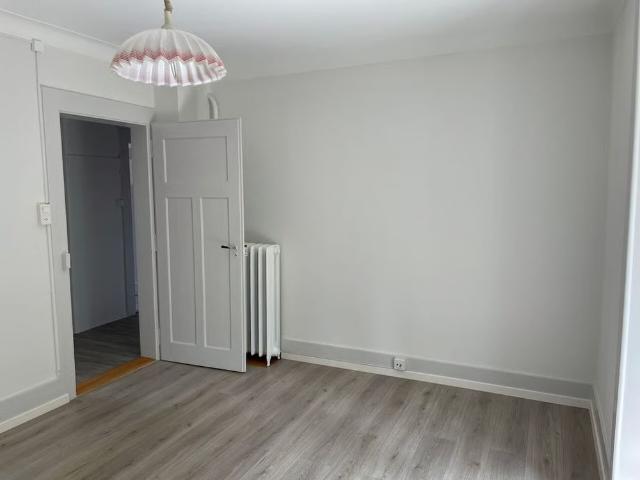 2 Zimmer, 45 m², 1. Stock