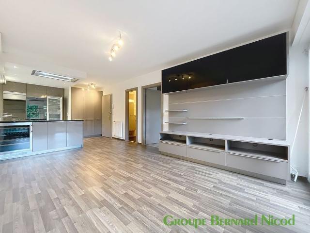 2 Zimmer, 45 m², 1. Stock