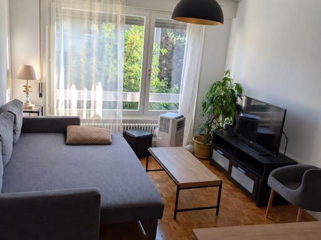 2 Zimmer, 45 m², 2. Stock