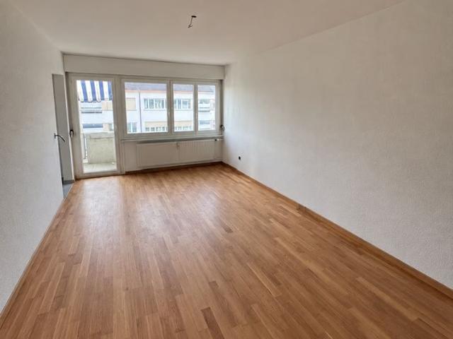 2 Zimmer, 45 m², 2. Stock