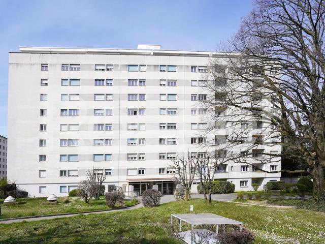 2 Zimmer, 46 m², 2. Stock