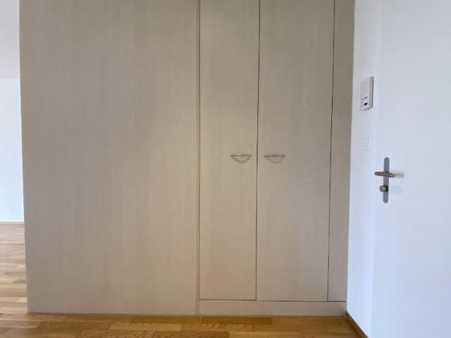 2 Zimmer, 48 m², 1. Stock