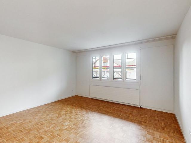 2 Zimmer, 48 m², 1. Stock