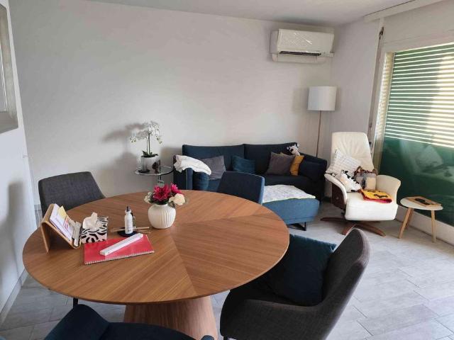 2 Zimmer, 48 m², 2. Stock