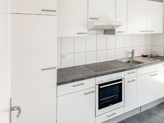 2 Zimmer, 49 m², 1. Stock