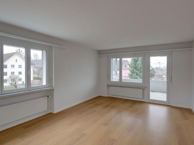 2 Zimmer, 49 m², 1. Stock