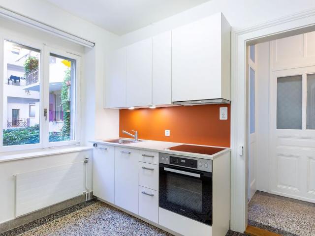 2 Zimmer, 49 m², 1. Stock