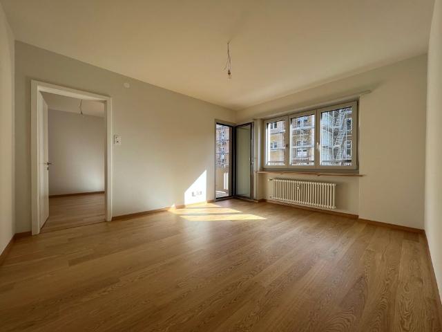 2 Zimmer, 49 m², 2. Stock