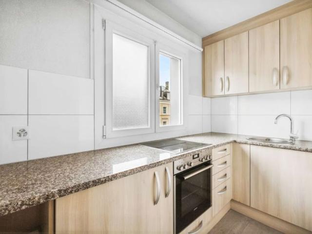 2 Zimmer, 49 m², 2. Stock