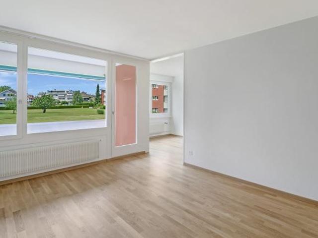 2 Zimmer, 49 m², 2. Stock