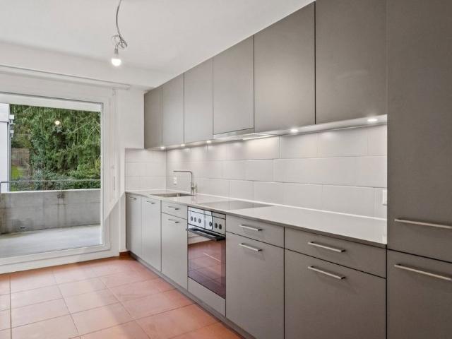 2 Zimmer, 49 m², 2. Stock