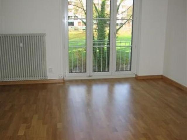 2 Zimmer, 49 m², 2. Stock
