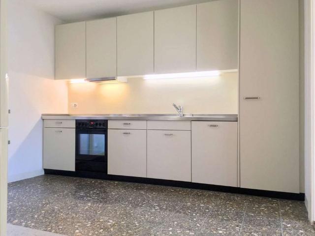 2 Zimmer, 53 m², 1. Stock
