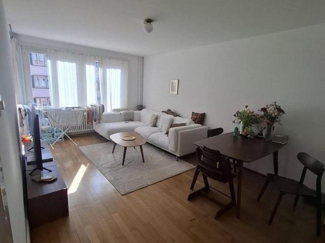 2 Zimmer, 53 m², 1. Stock