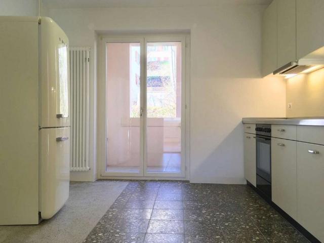 2 Zimmer, 53 m², 1. Stock