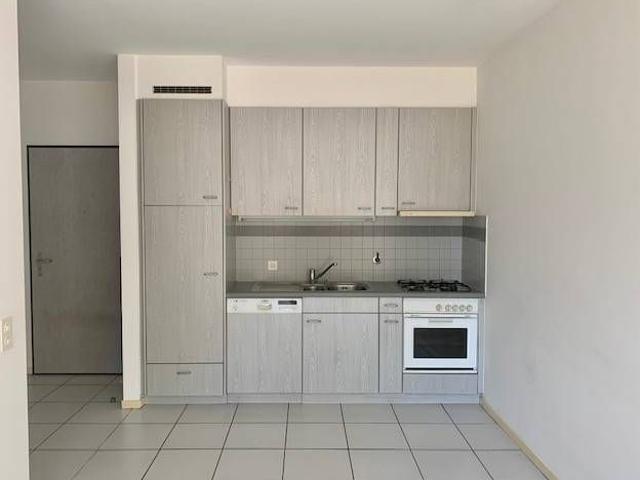 2 Zimmer, 53 m², 2. Stock