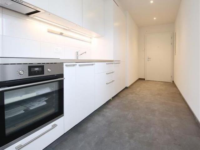 2 Zimmer, 50 m², 1. Stock