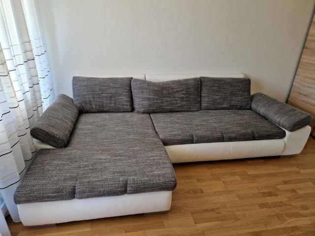 2 Zimmer, 50 m², 1. Stock