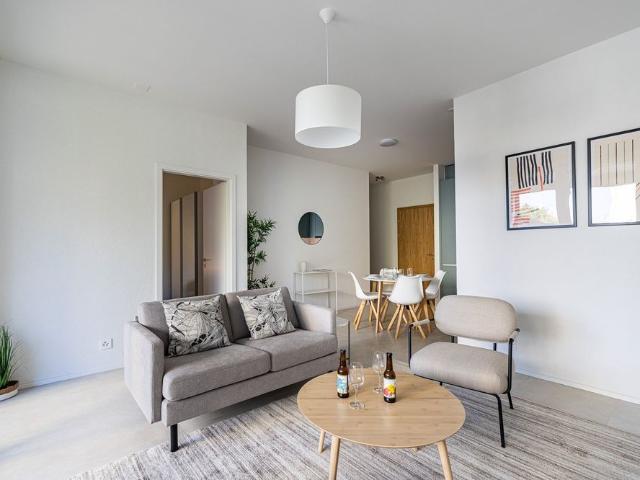 2 Zimmer, 50 m², 1. Stock